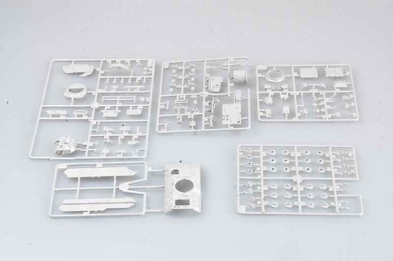 M2A2 BRADLEY FIGHTING VEHICLE 1/72